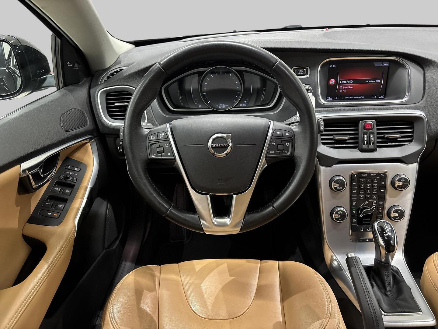 VOLVO V40 Cross Country 2018