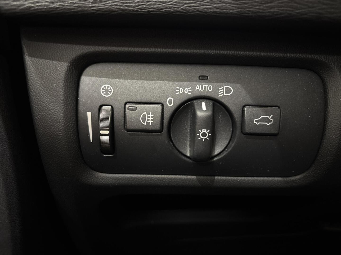 VOLVO V40 Cross Country 2018