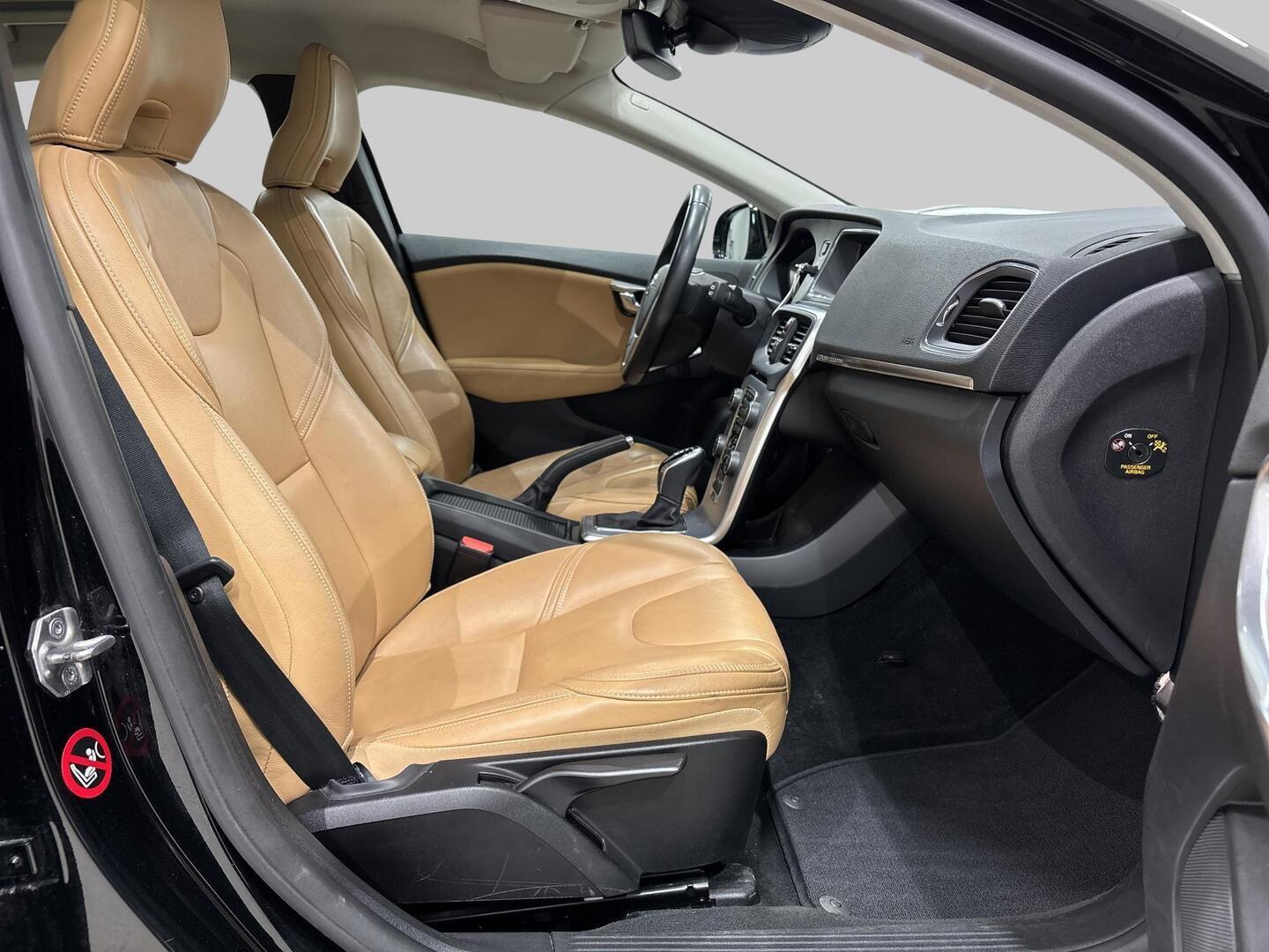 VOLVO V40 Cross Country 2018