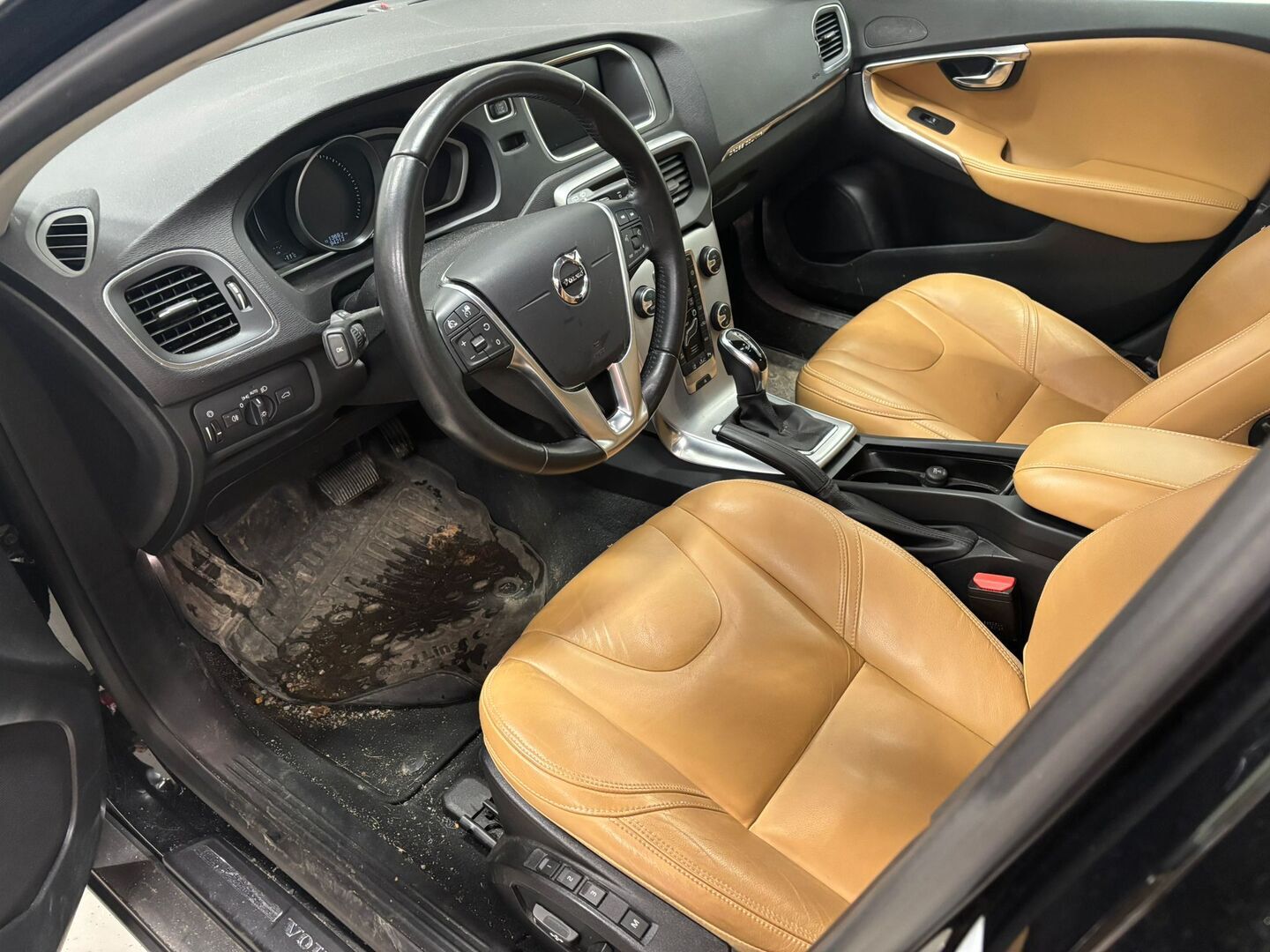 VOLVO V40 Cross Country 2018