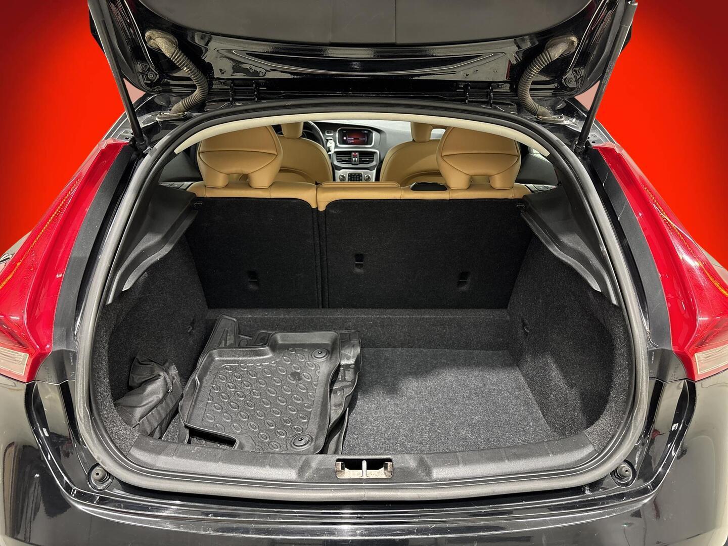 VOLVO V40 Cross Country 2018