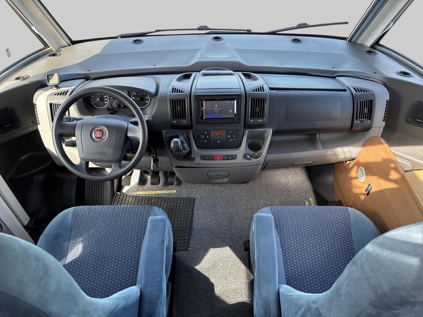 LMC LIBERTY I 680G 2010