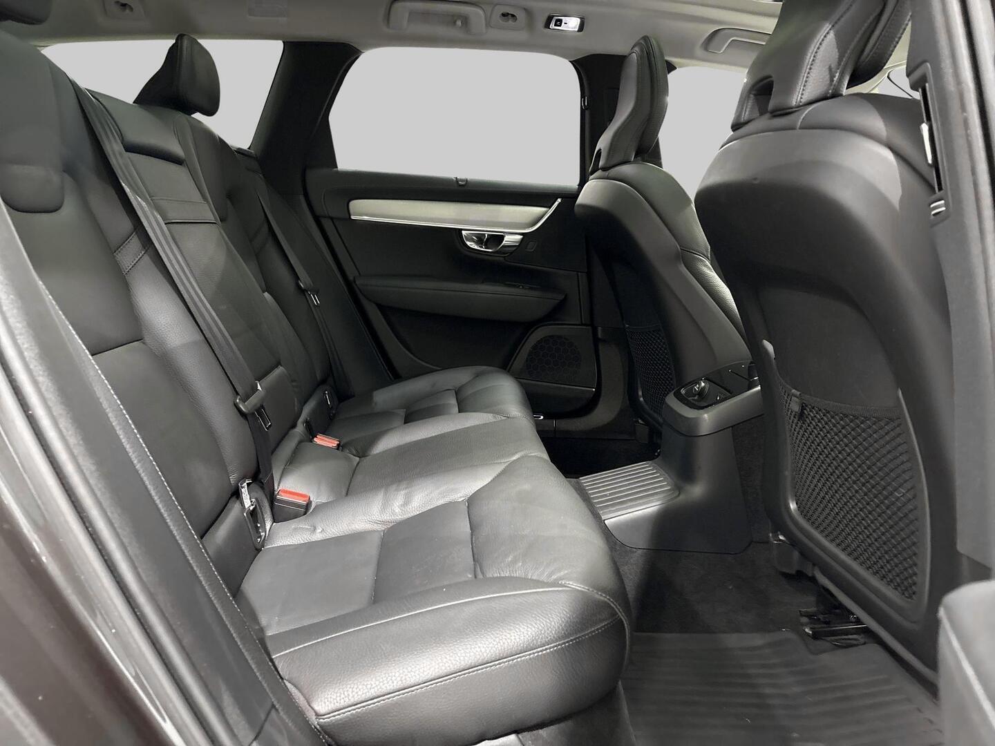 VOLVO V90 2019