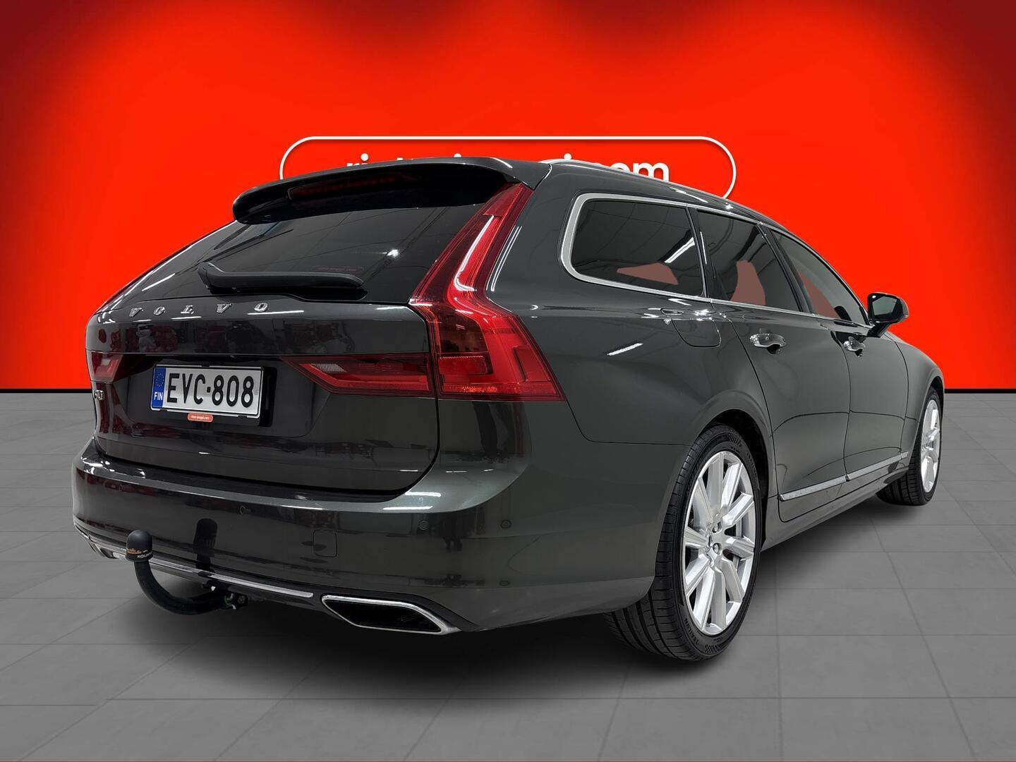 VOLVO V90 2019