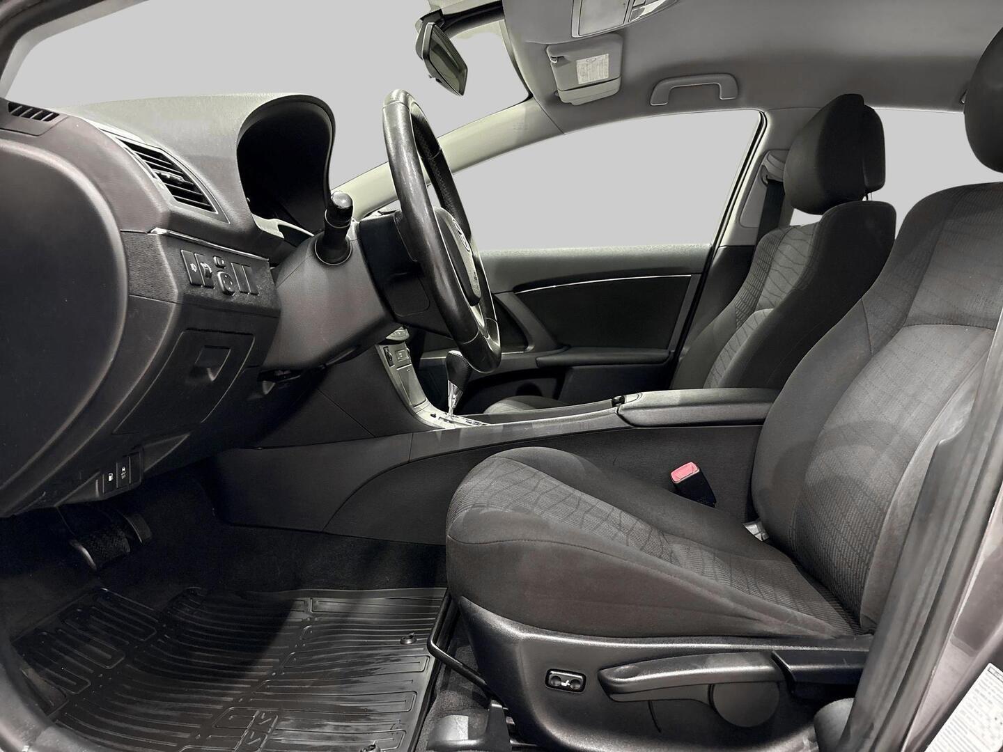 TOYOTA Avensis 2009