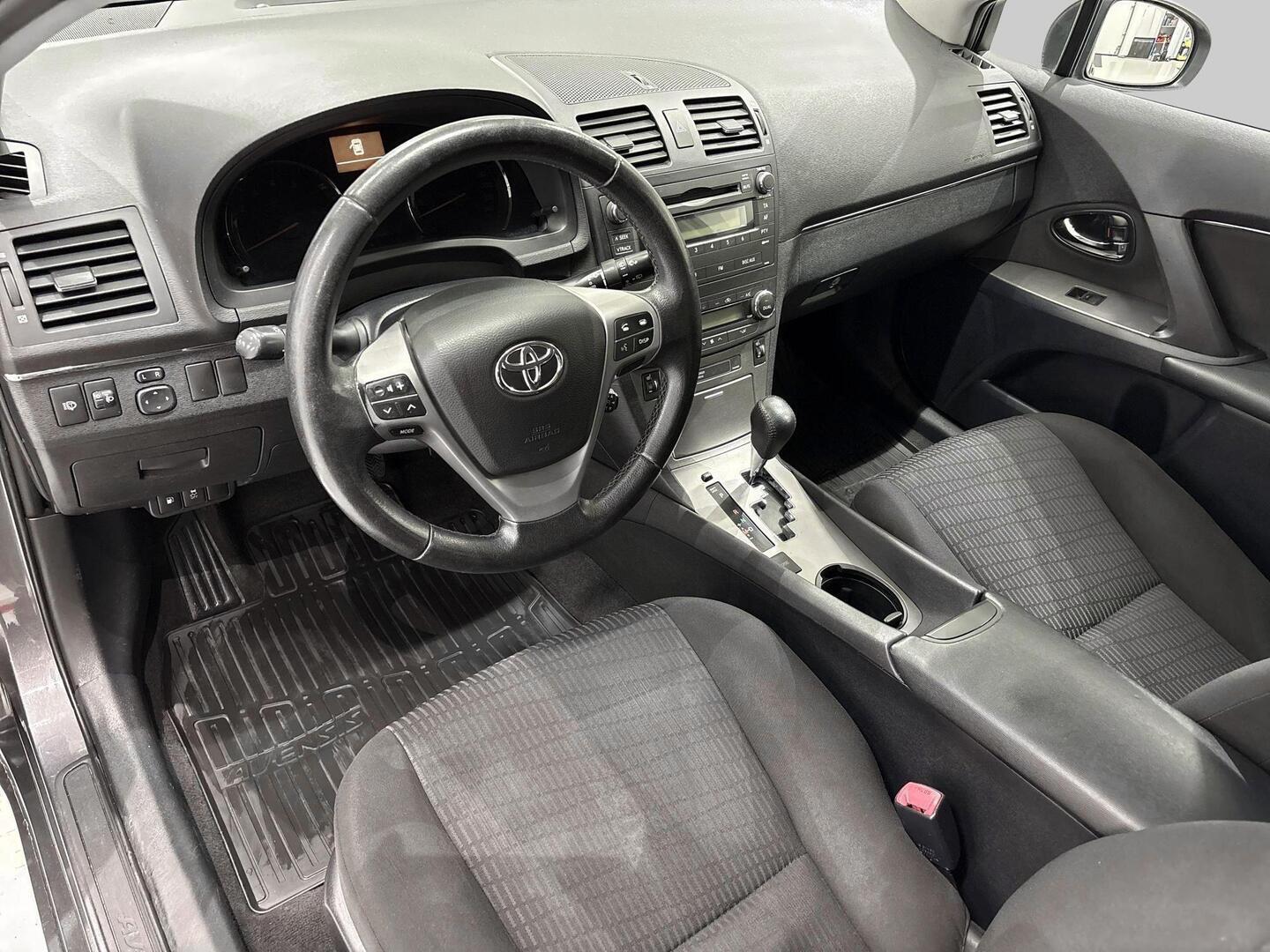 TOYOTA Avensis 2009