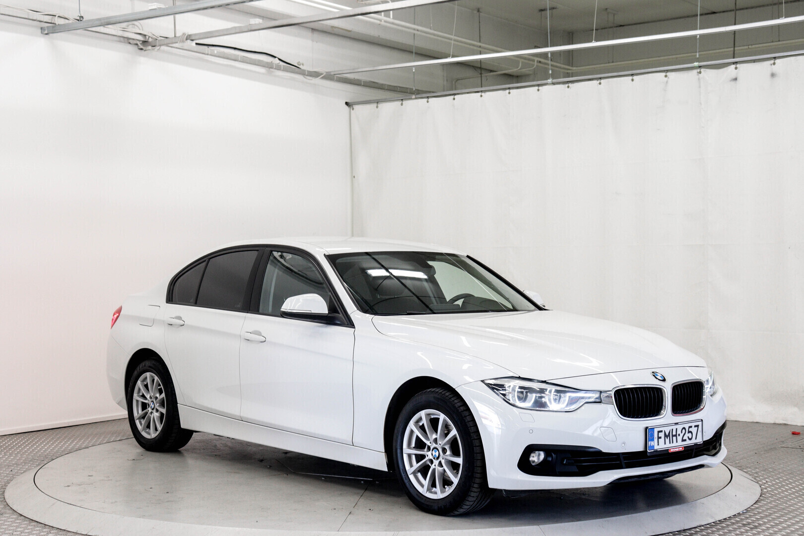 BMW 320 2016