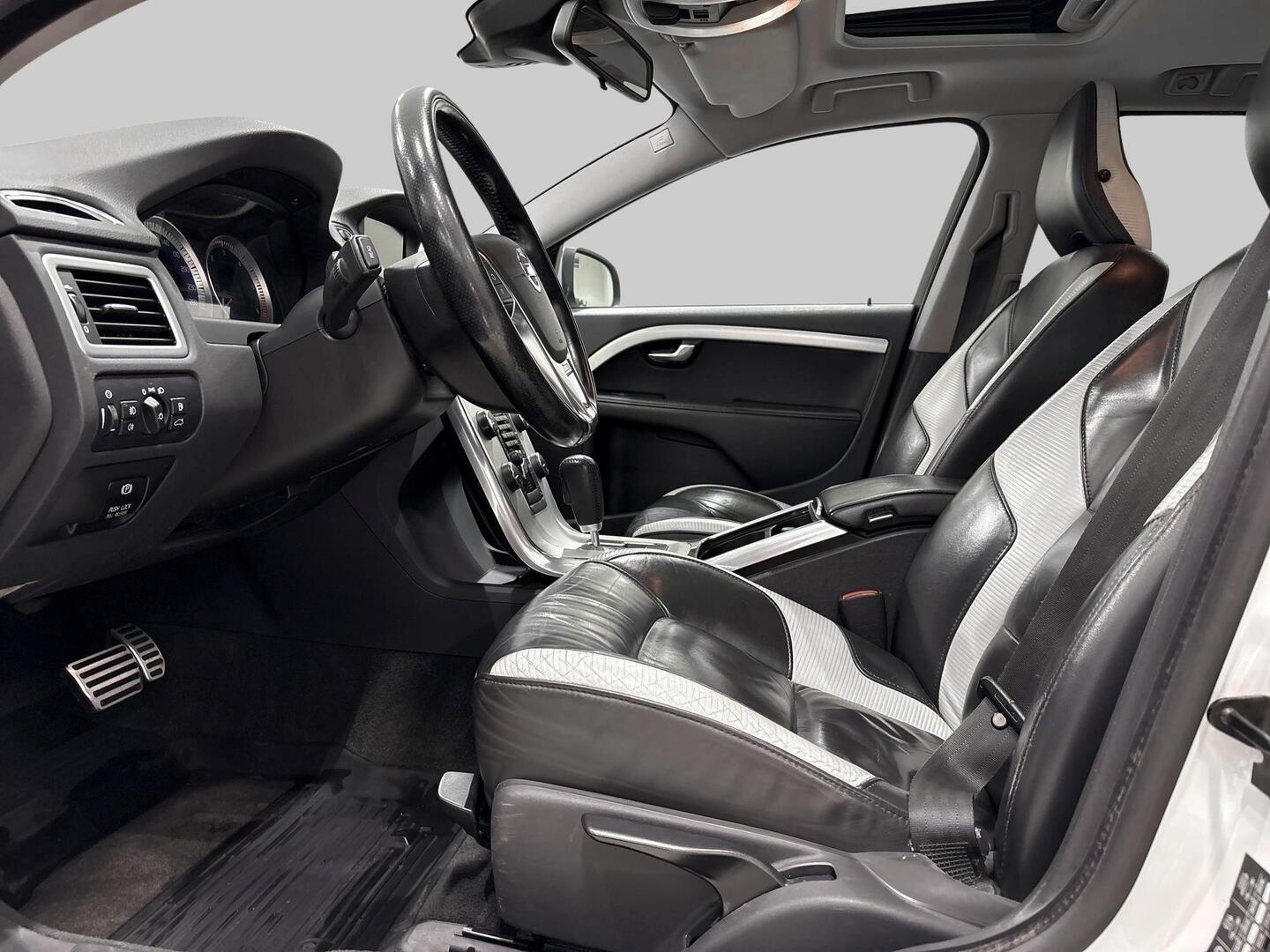 VOLVO V70 2012