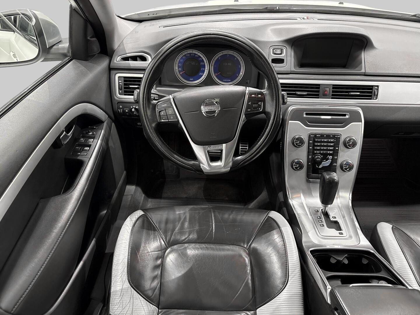 VOLVO V70 2012