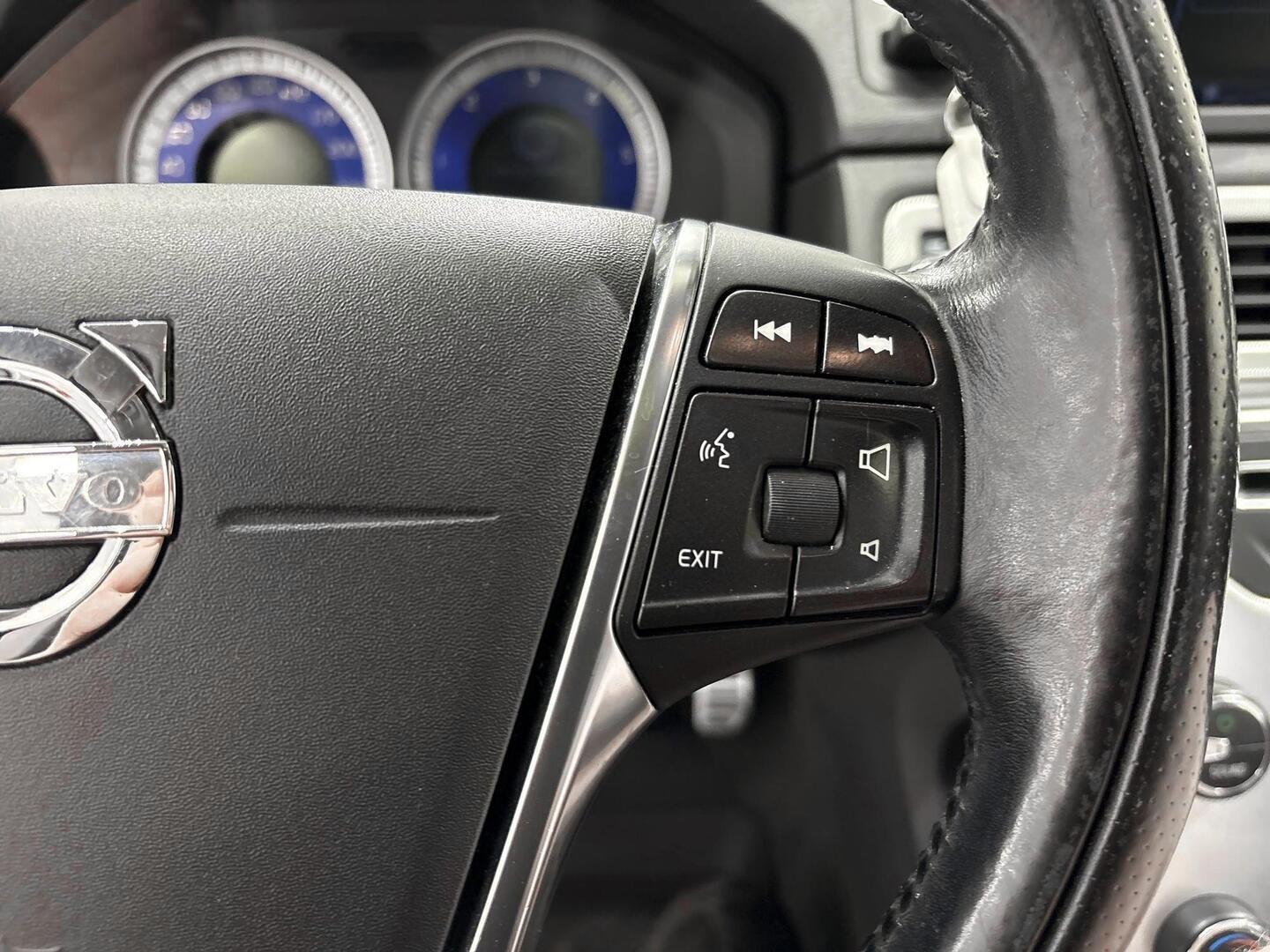 VOLVO V70 2012