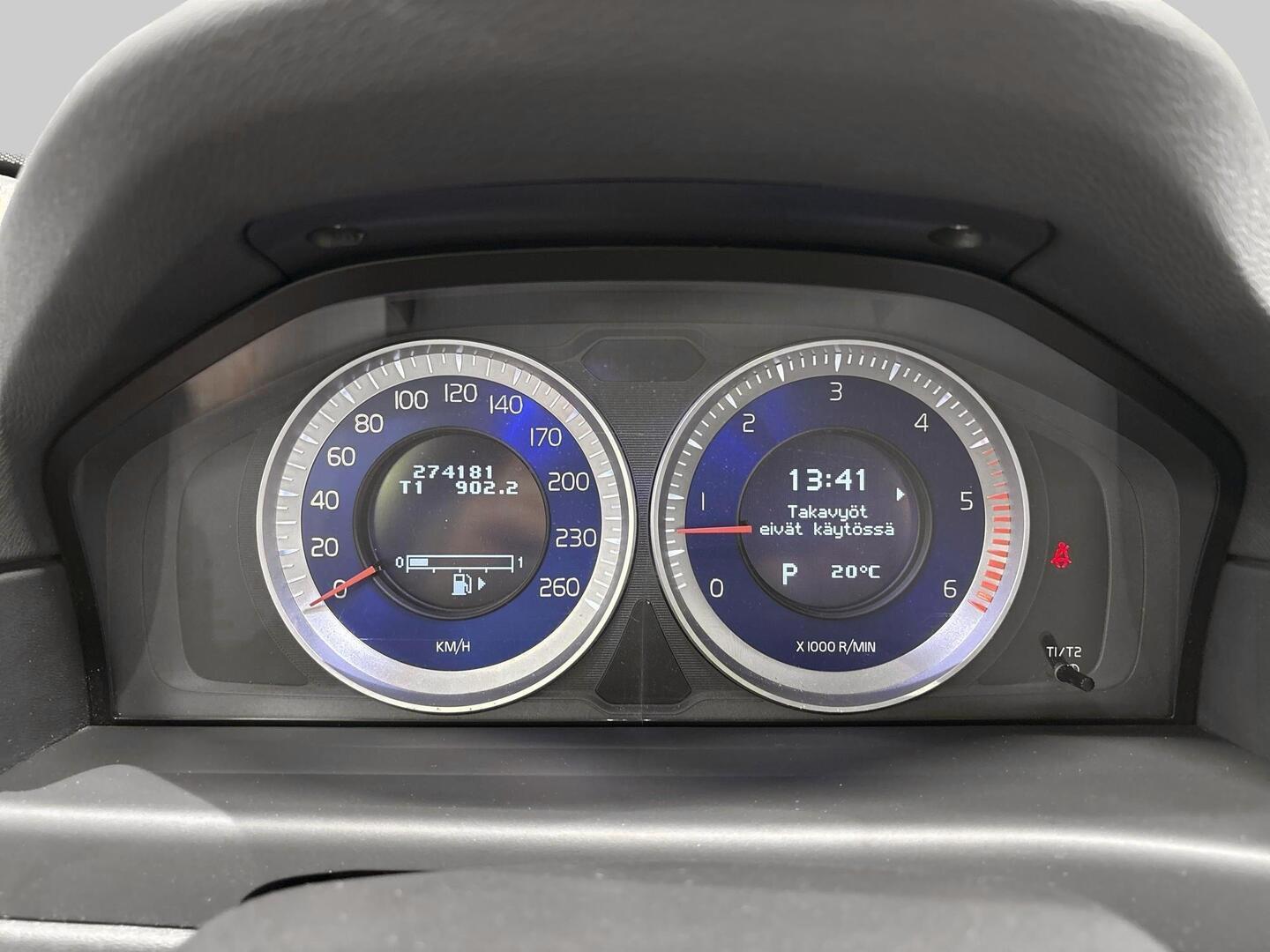 VOLVO V70 2012