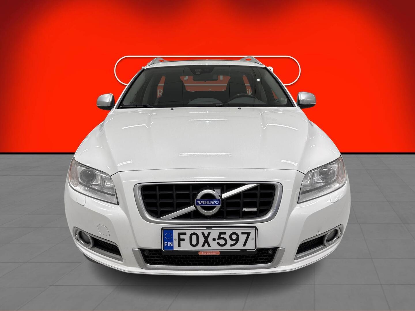 VOLVO V70 2012