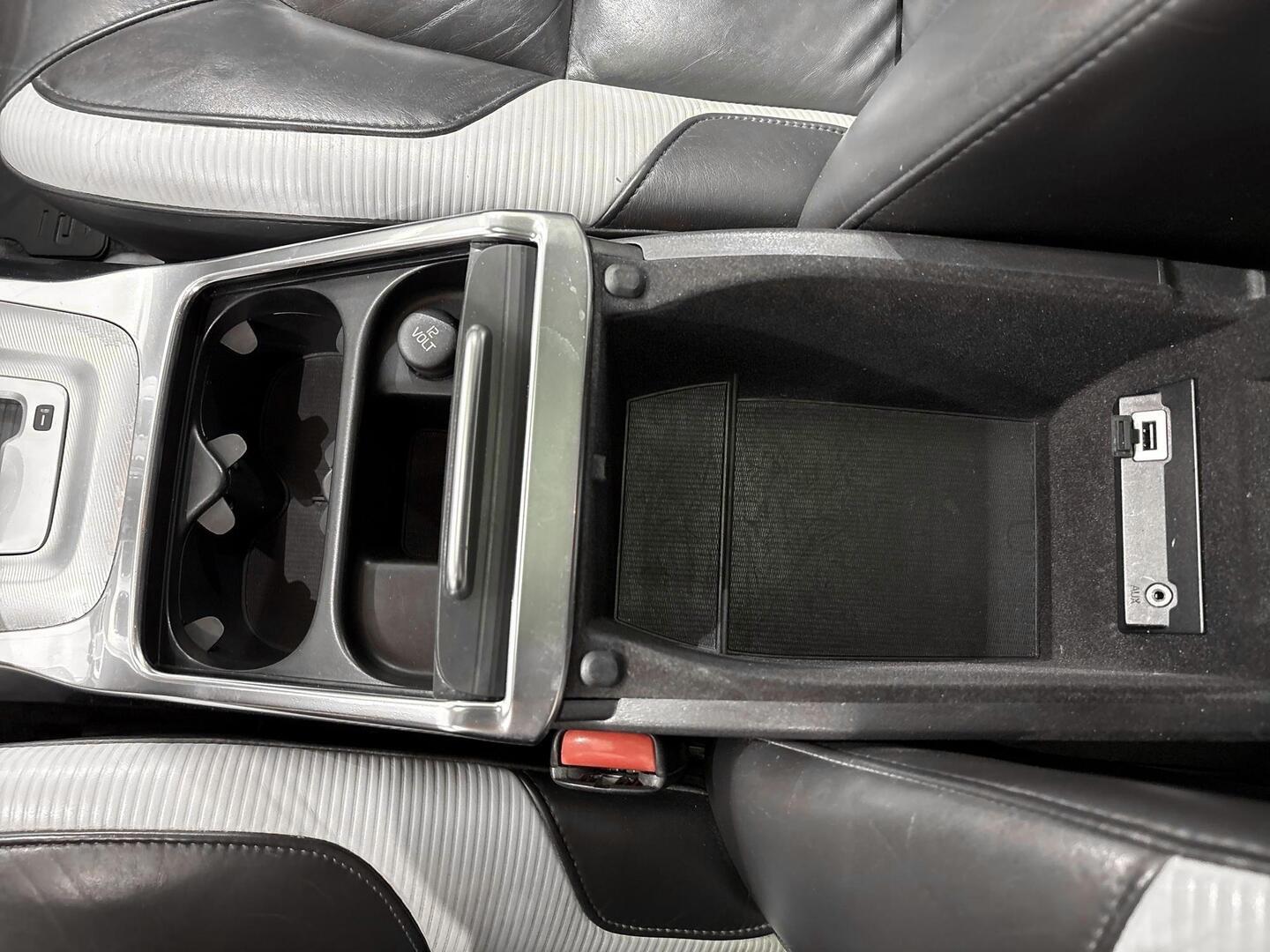 VOLVO V70 2012