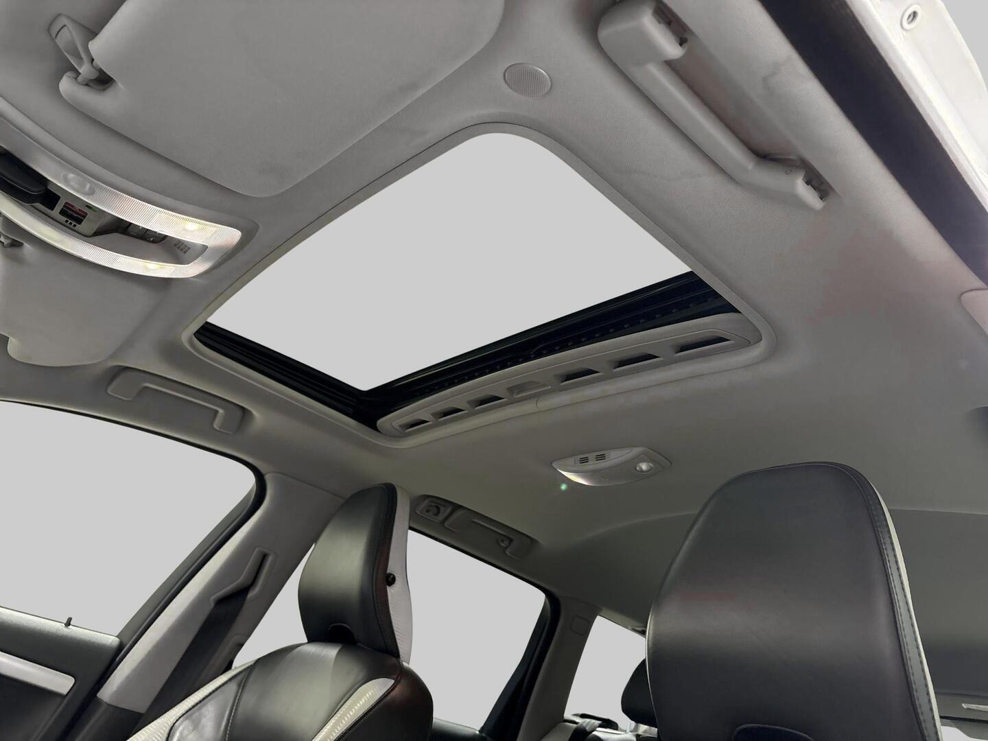 VOLVO V70 2012