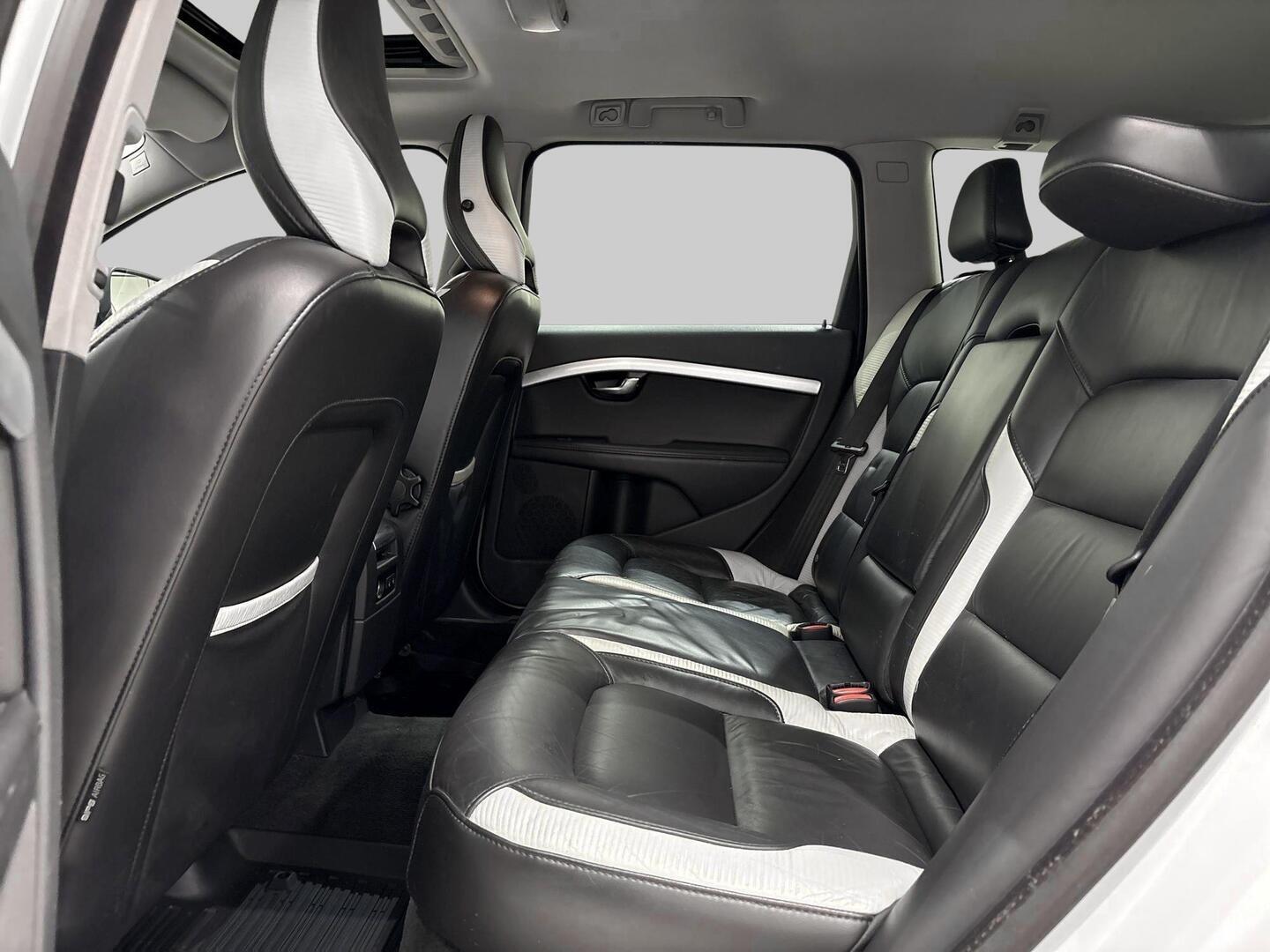 VOLVO V70 2012