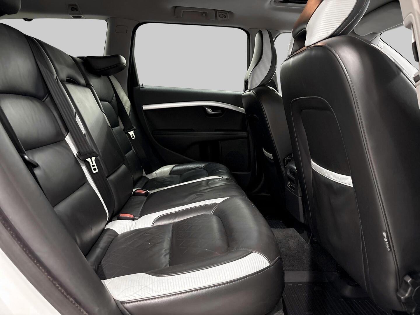 VOLVO V70 2012