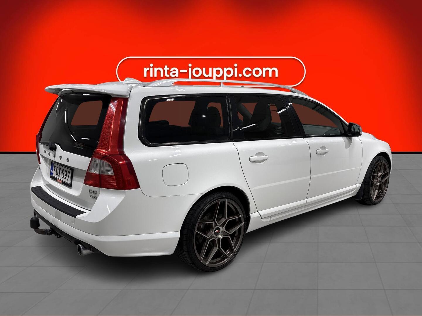 VOLVO V70 2012