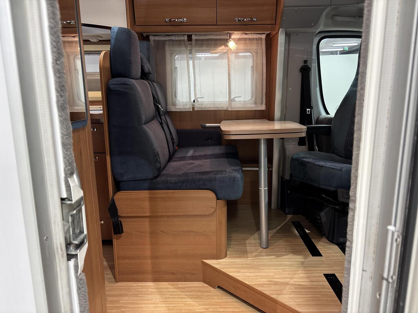 LMC T 592 LIBERTY 2008