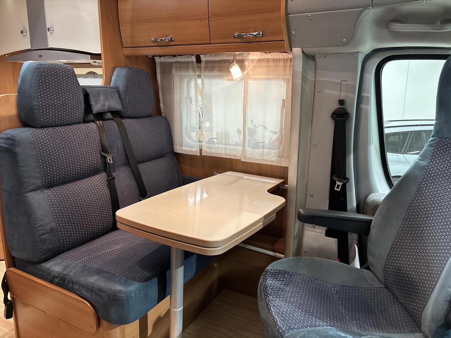 LMC T 592 LIBERTY 2008