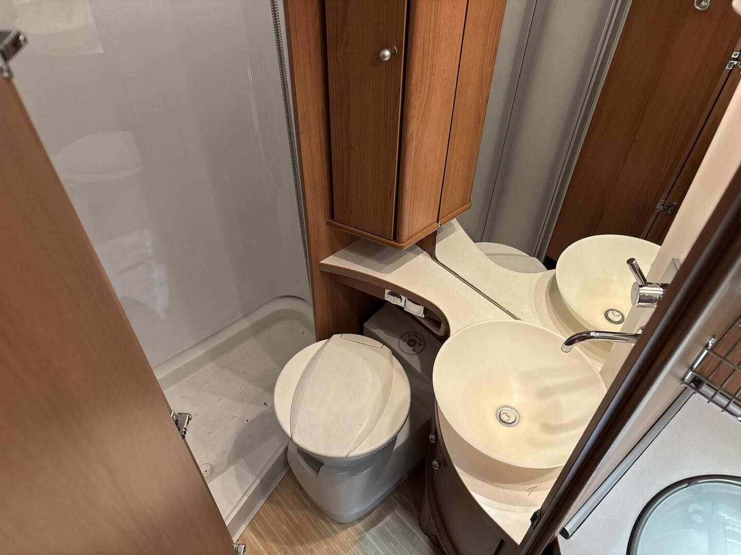 LMC T 592 LIBERTY 2008