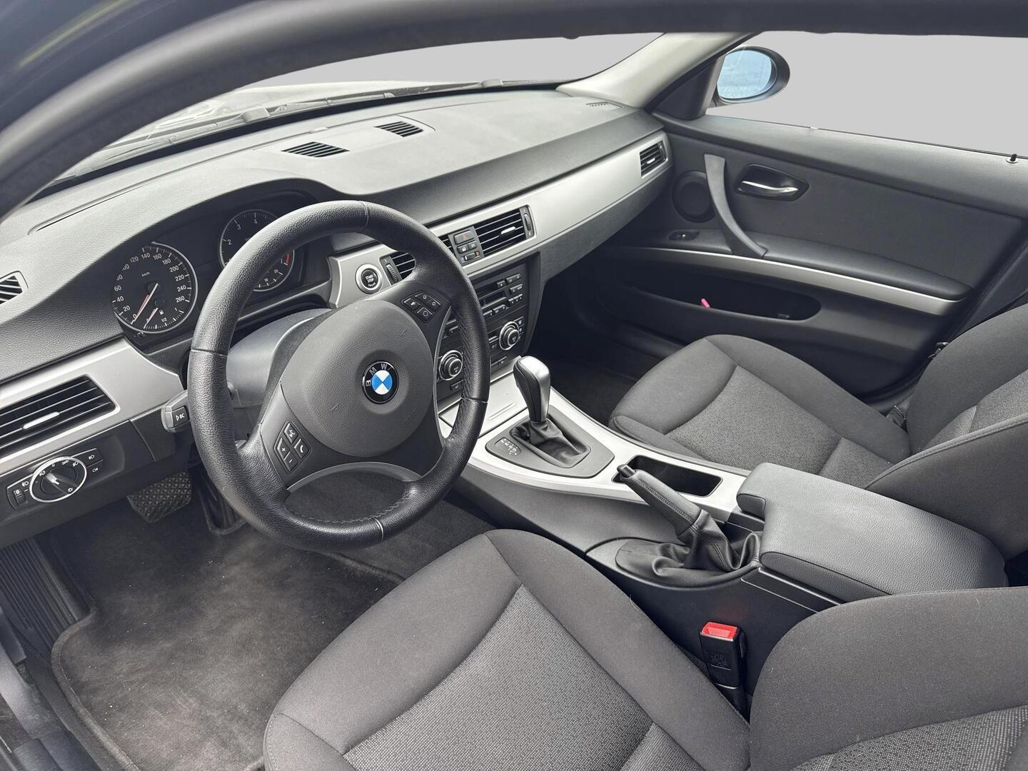 BMW 318 2009