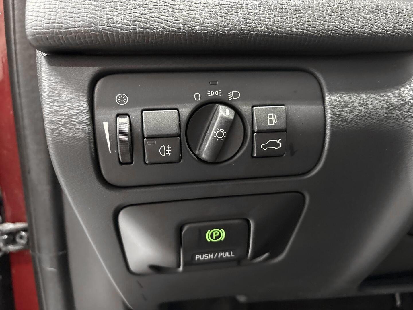 VOLVO XC60 2011