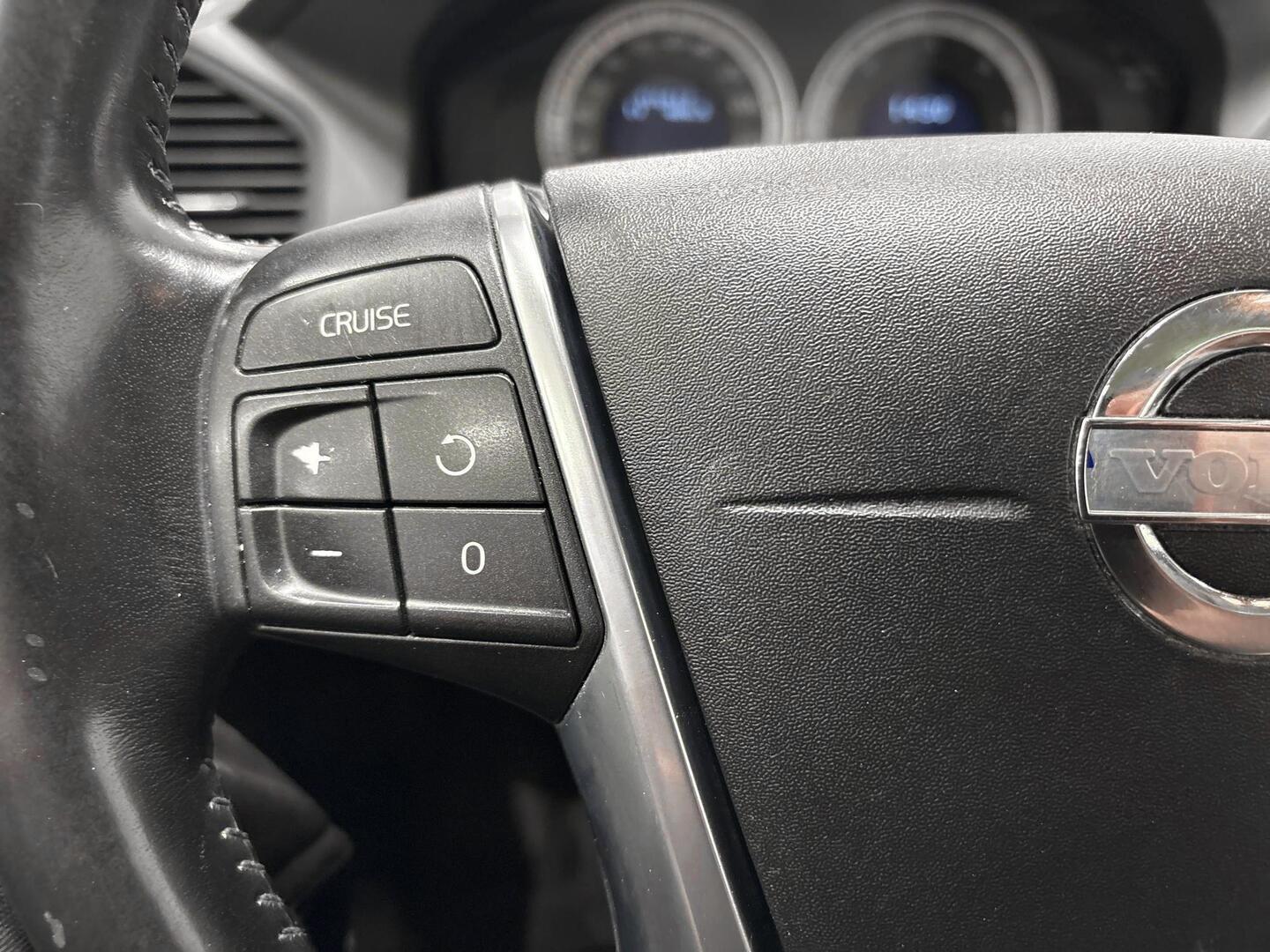 VOLVO XC60 2011