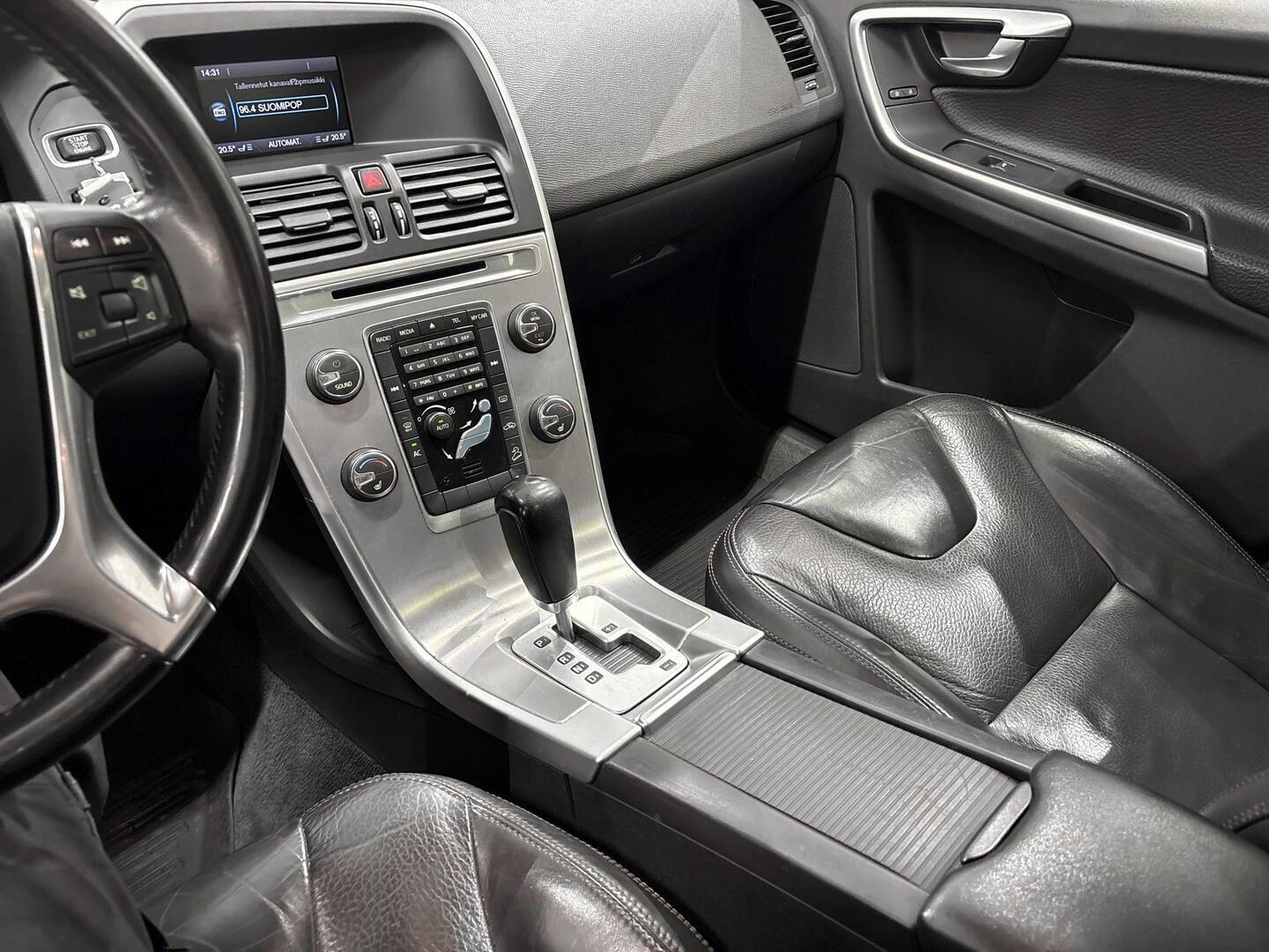 VOLVO XC60 2011