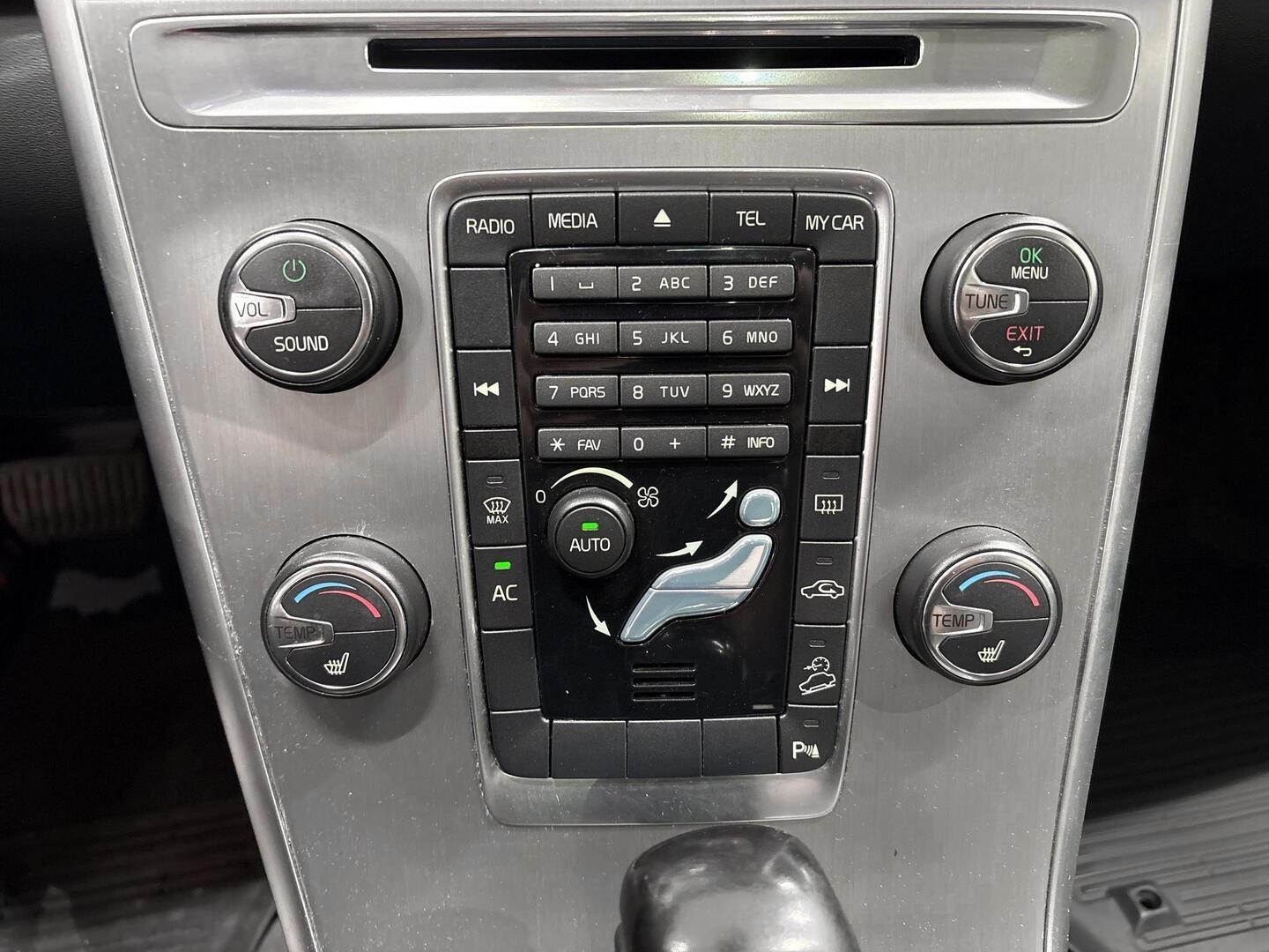 VOLVO XC60 2011