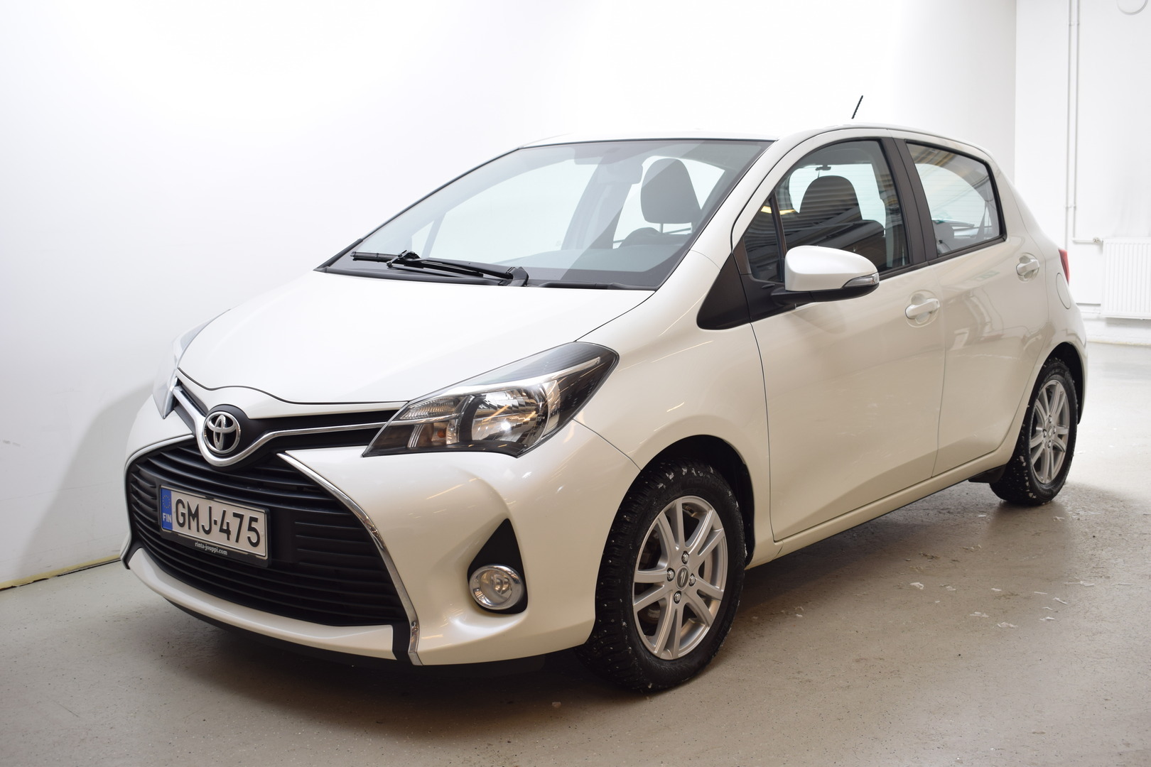 TOYOTA Yaris 2016