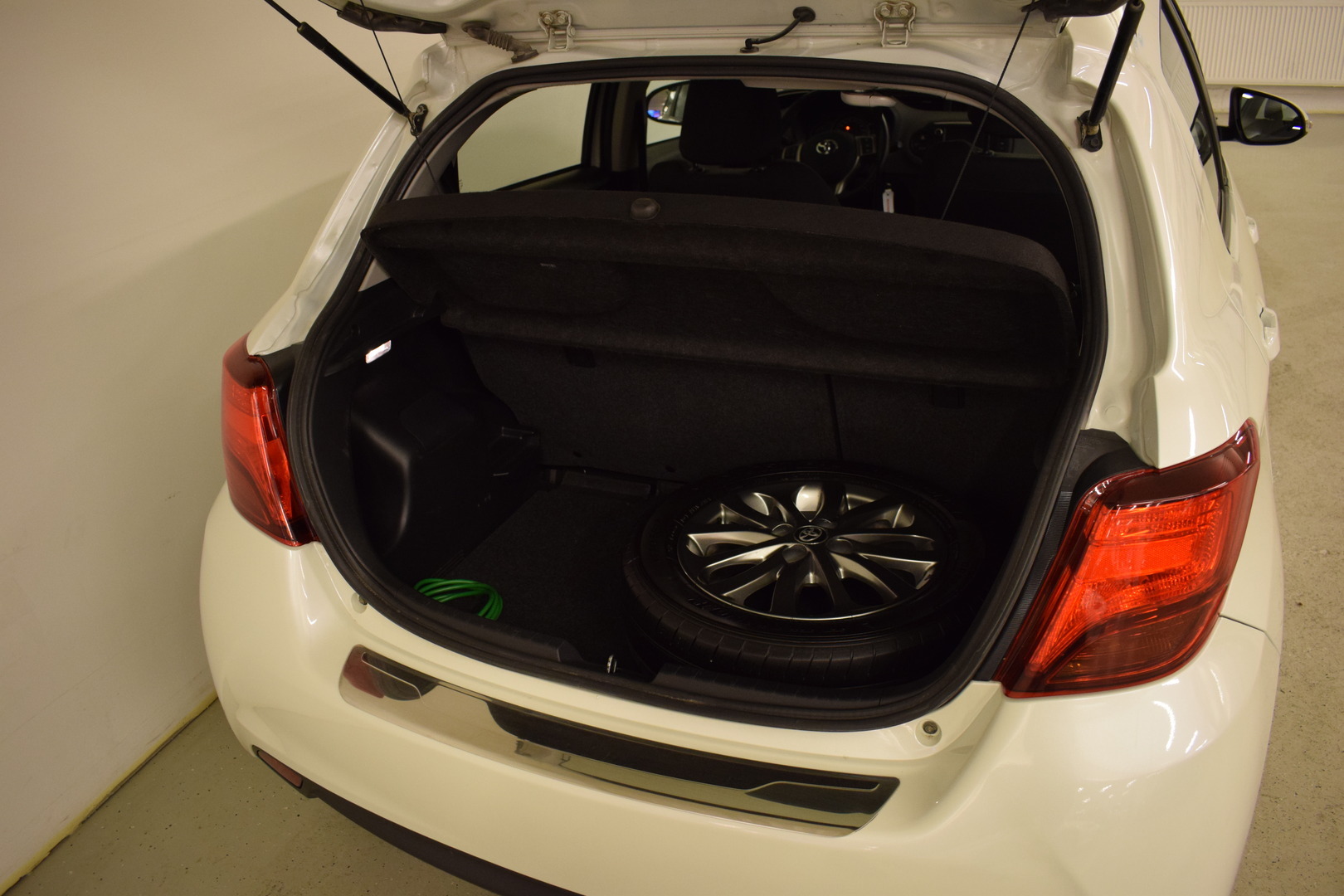 TOYOTA Yaris 2016