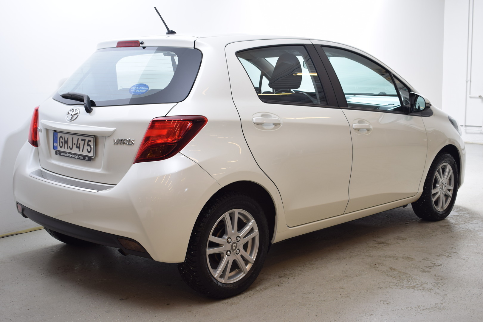 TOYOTA Yaris 2016