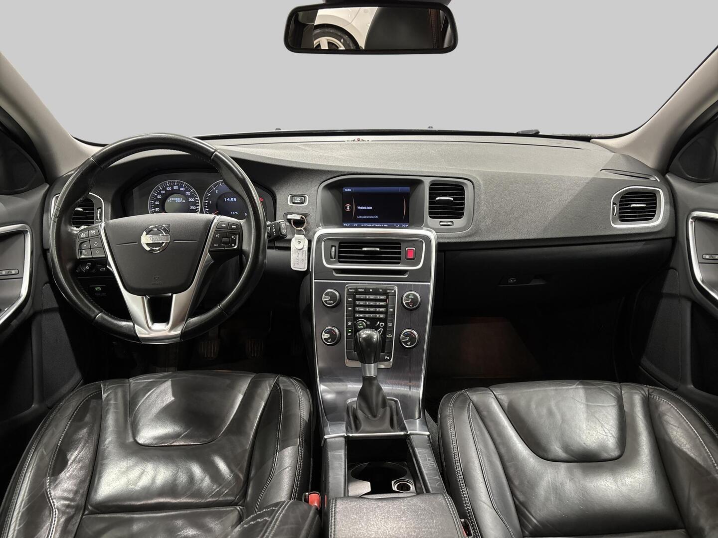 VOLVO V60 2011