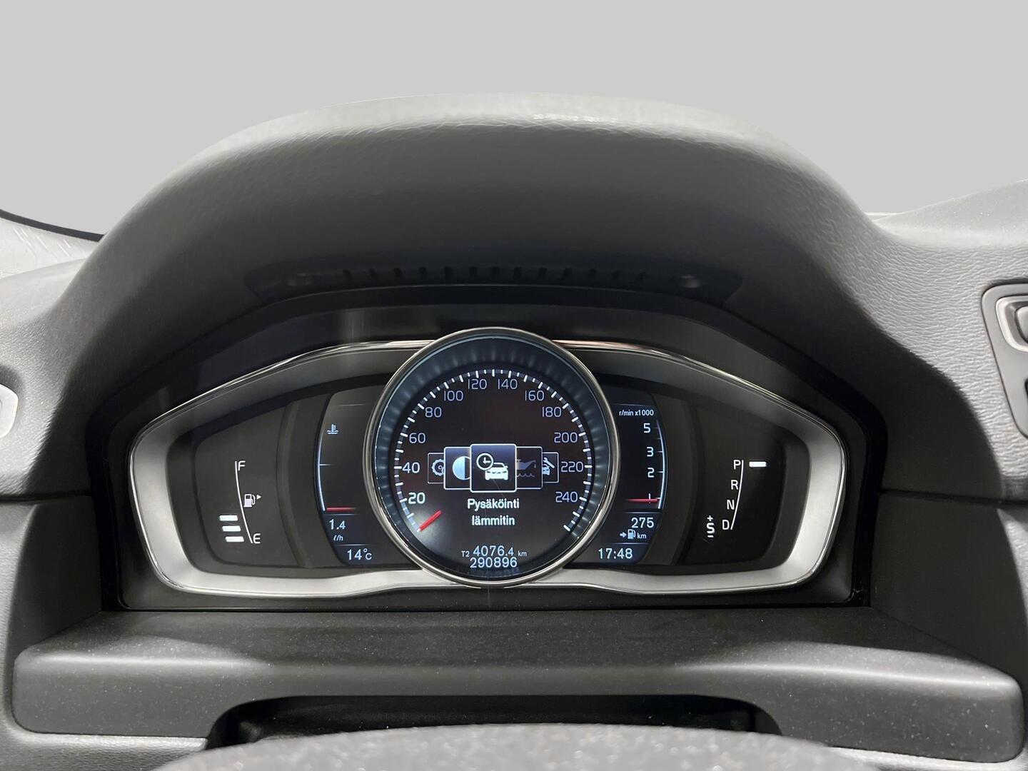 VOLVO XC70 2015