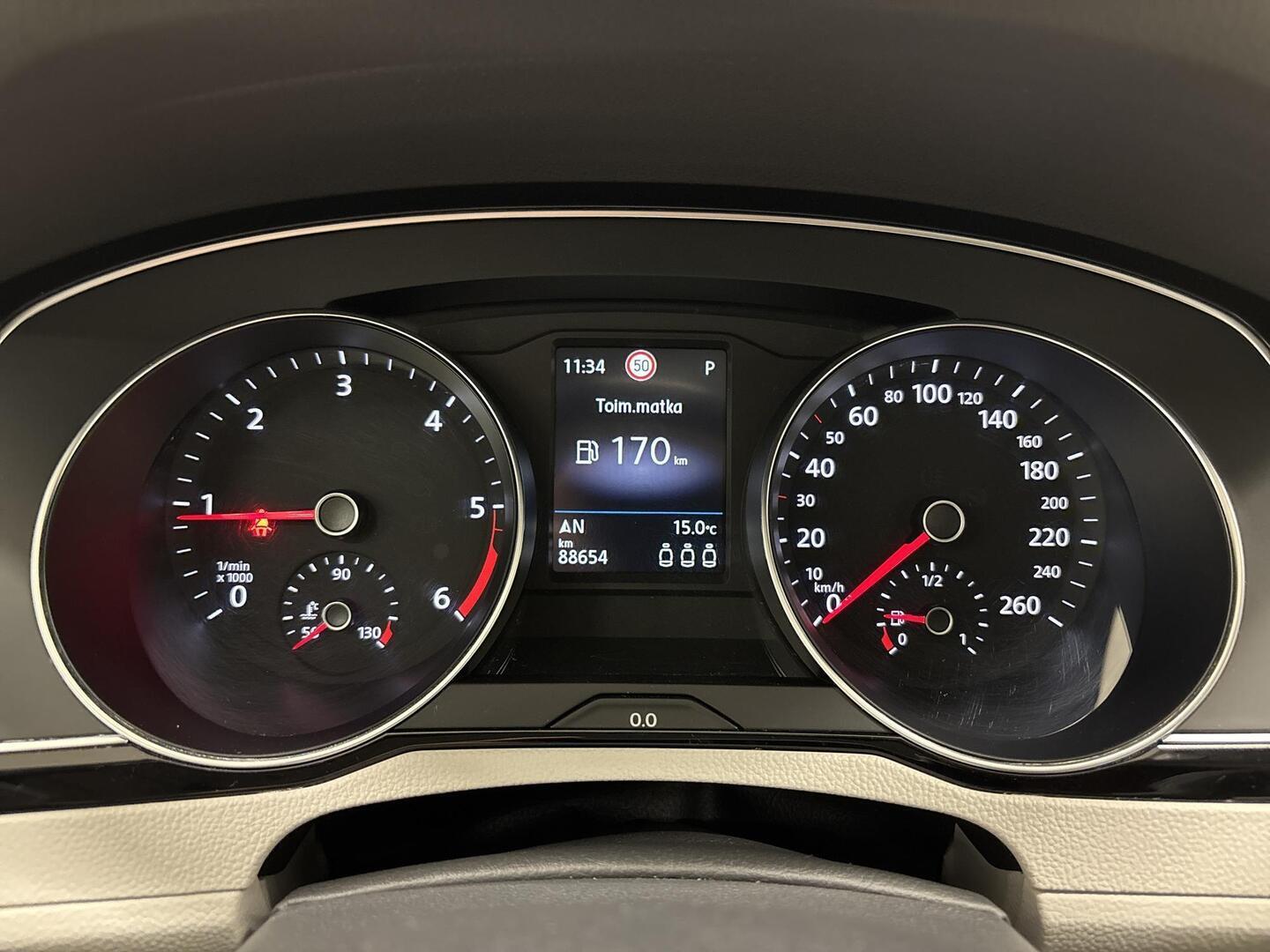 VOLKSWAGEN Passat 2022