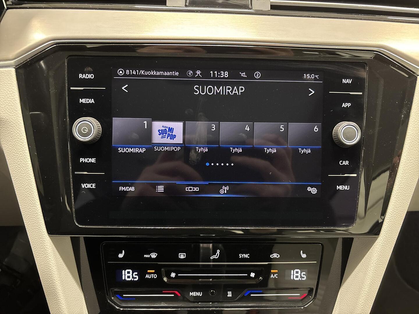 VOLKSWAGEN Passat 2022