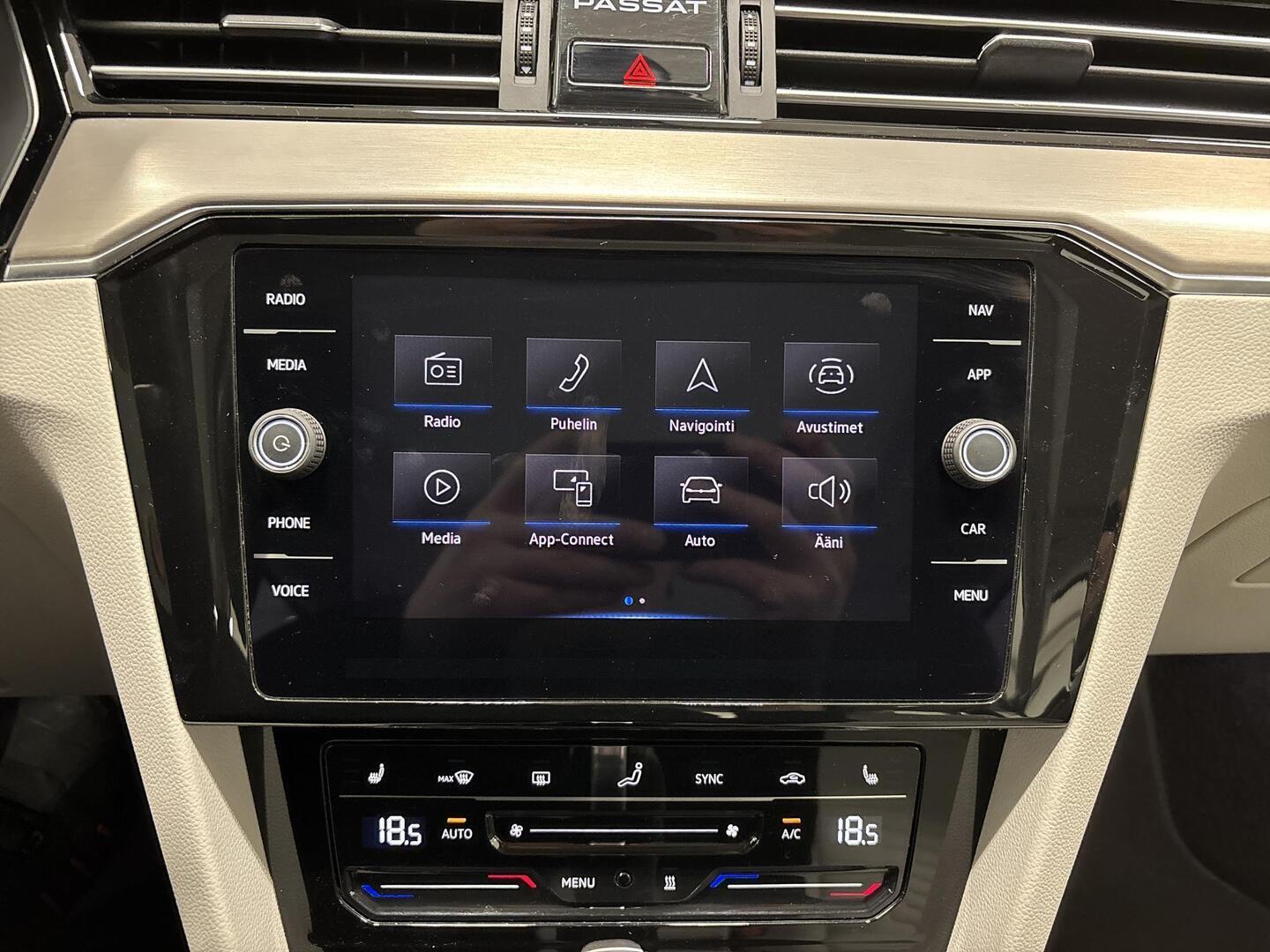 VOLKSWAGEN Passat 2022