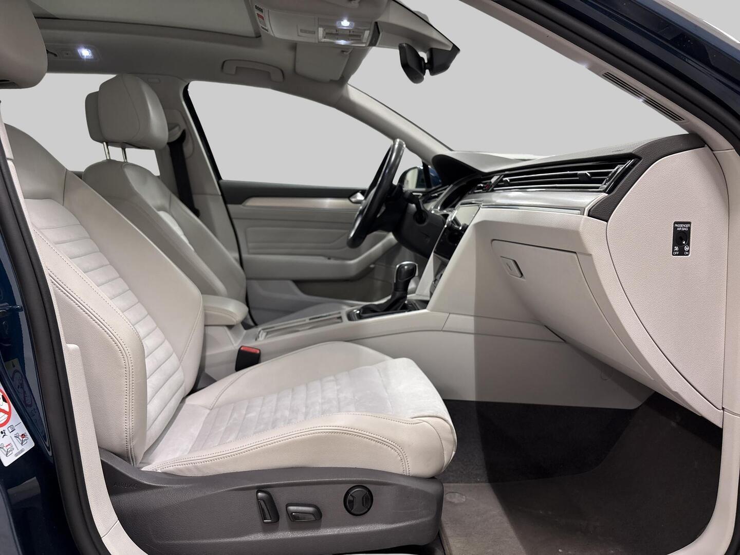 VOLKSWAGEN Passat 2022