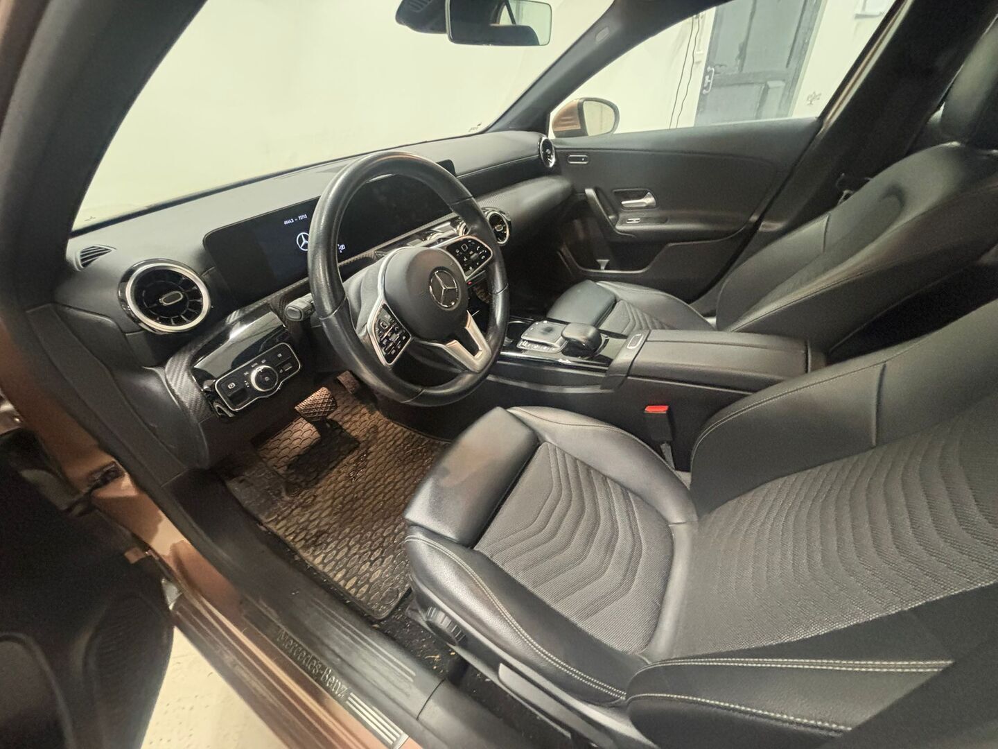 MERCEDES-BENZ A 2021