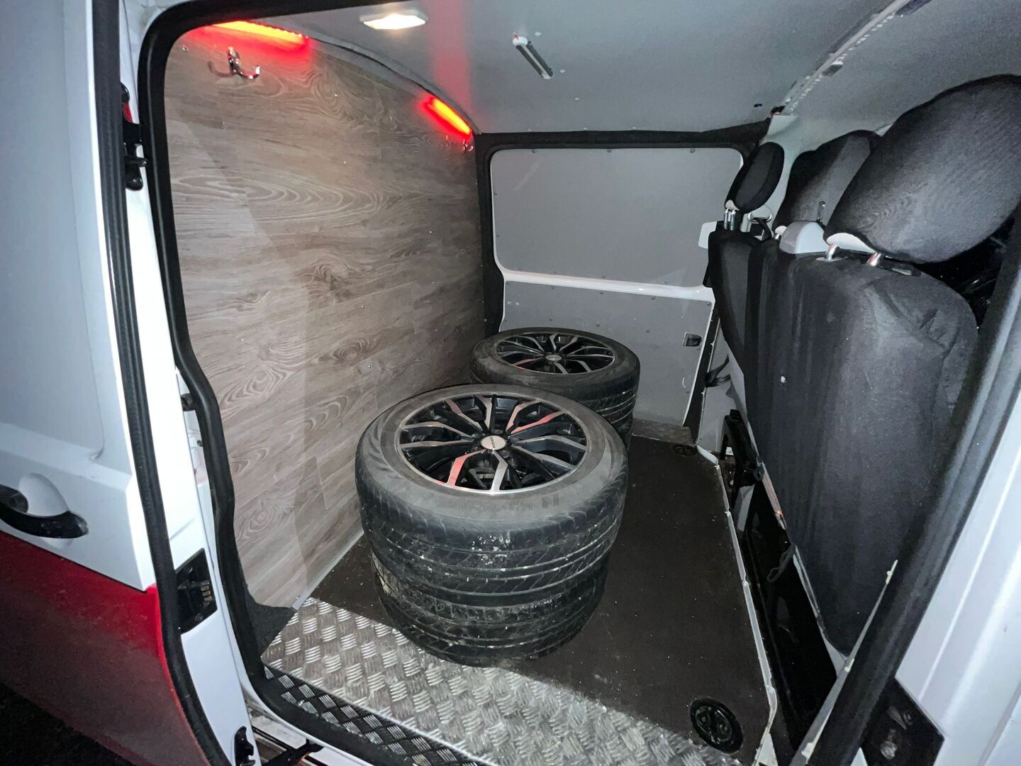 VOLKSWAGEN Transporter 2014