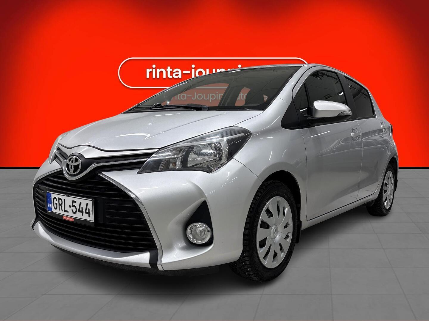 TOYOTA Yaris 2015