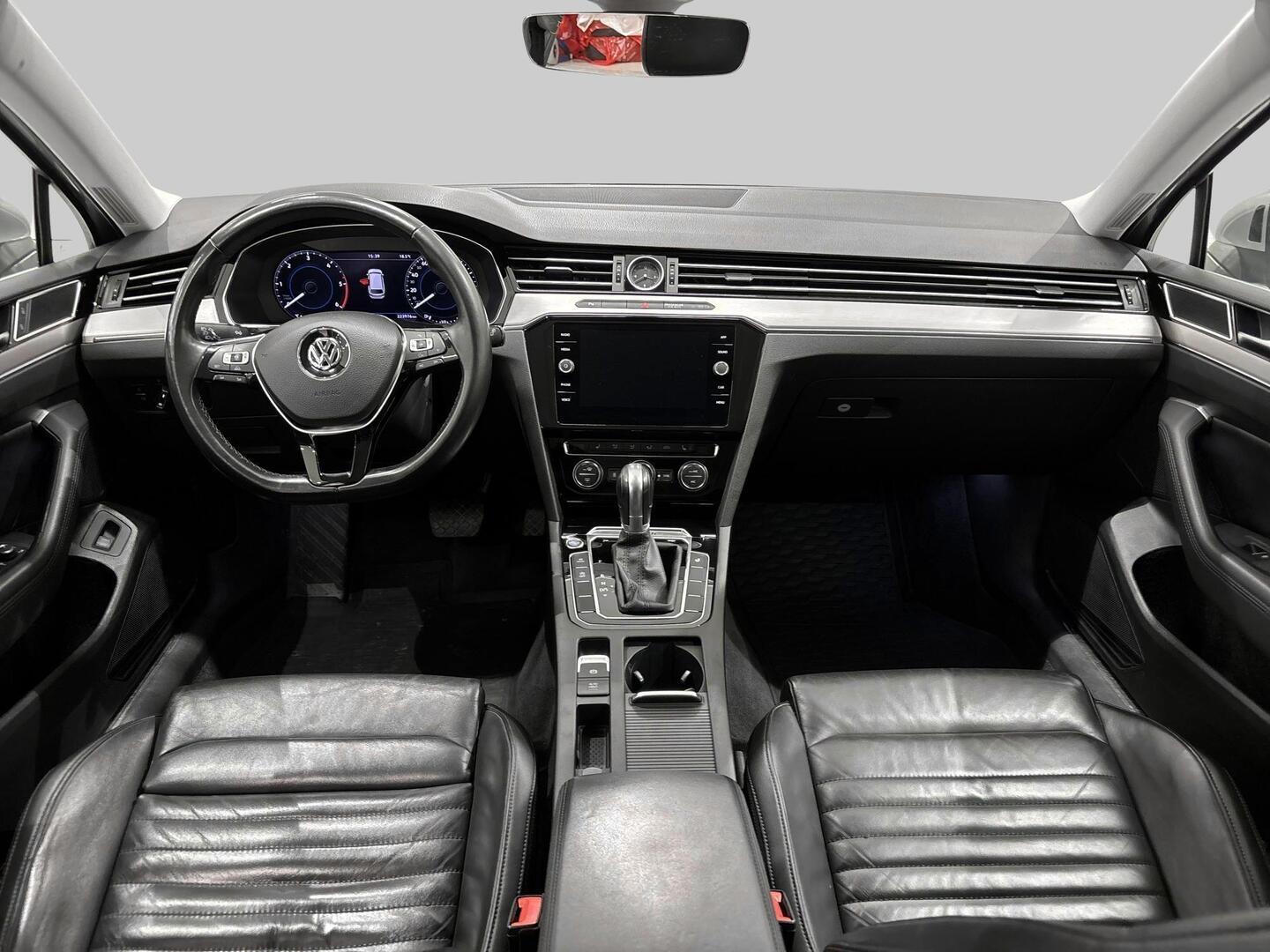 VOLKSWAGEN Passat 2018