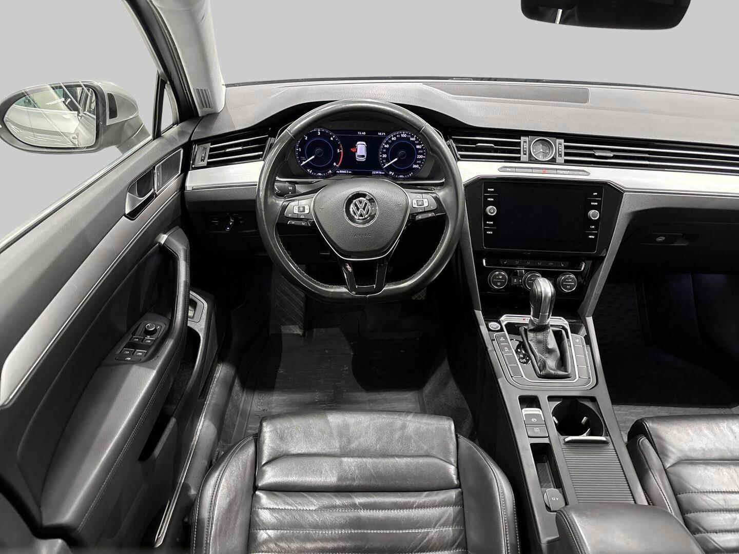 VOLKSWAGEN Passat 2018