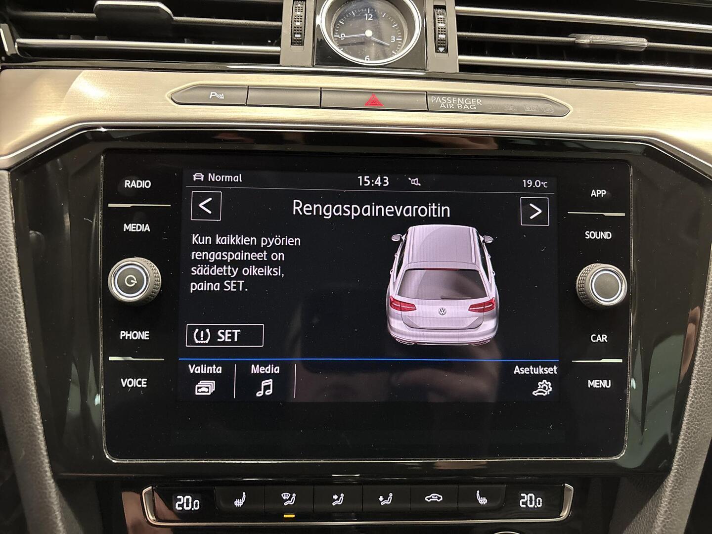 VOLKSWAGEN Passat 2018