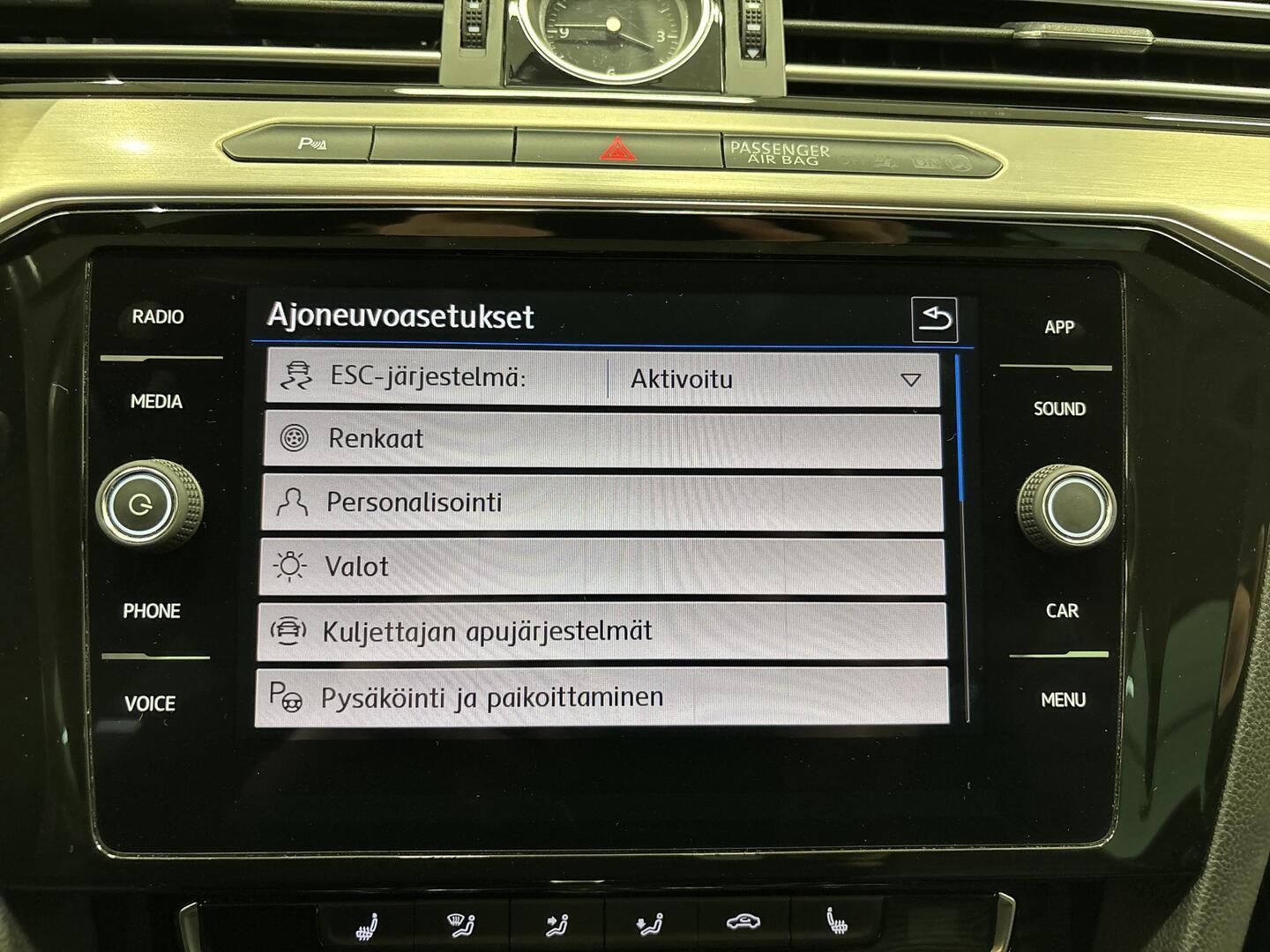 VOLKSWAGEN Passat 2018