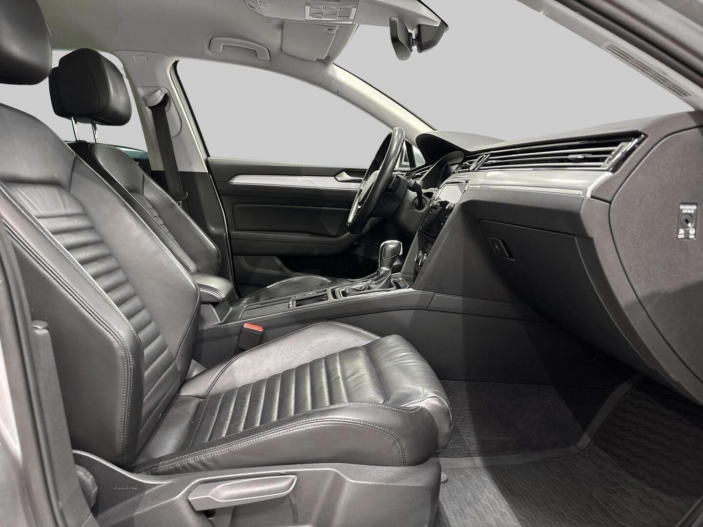 VOLKSWAGEN Passat 2018