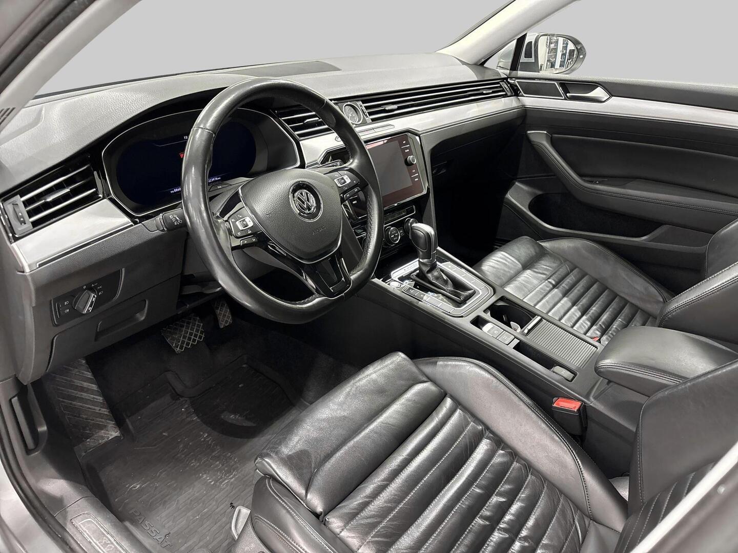 VOLKSWAGEN Passat 2018