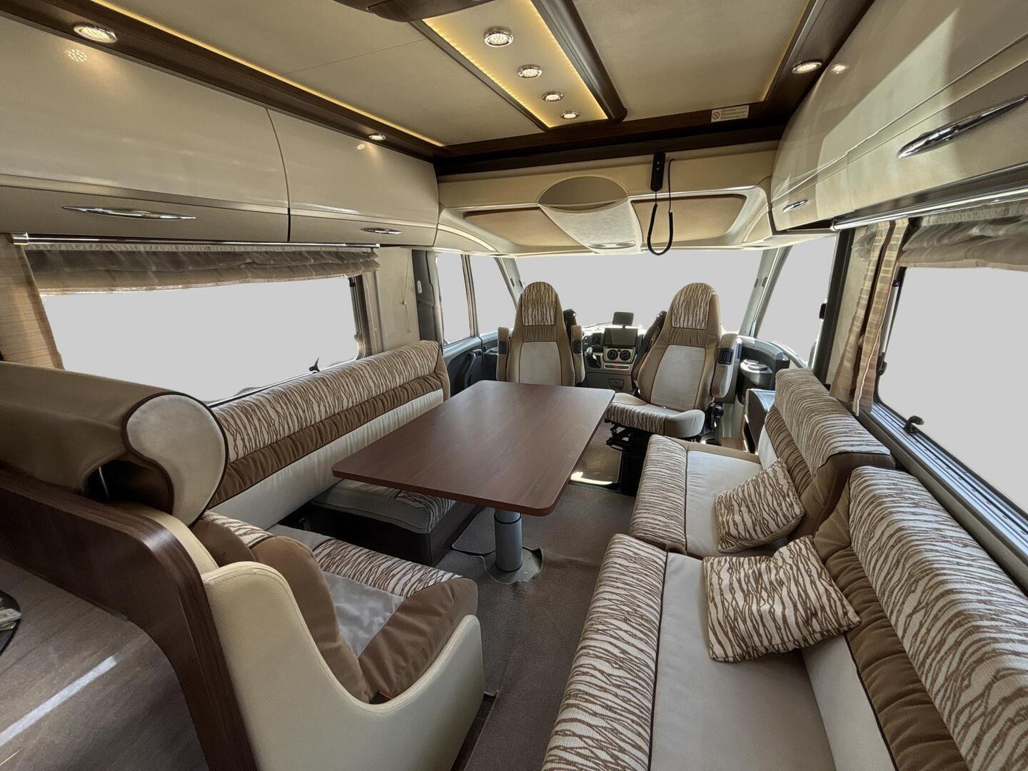 BÜRSTNER ELEGANCE I 810 2010