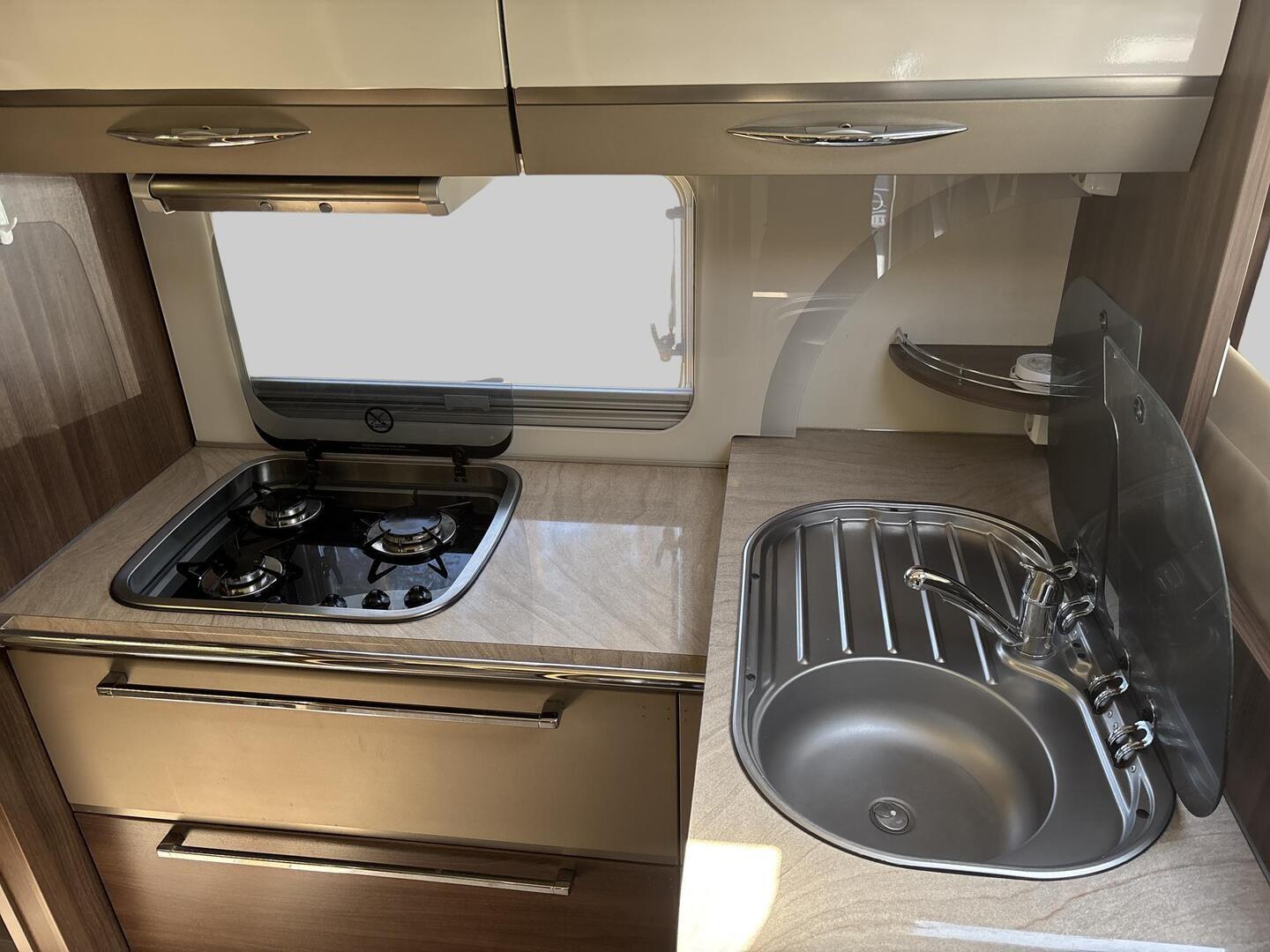 BÜRSTNER ELEGANCE I 810 2010