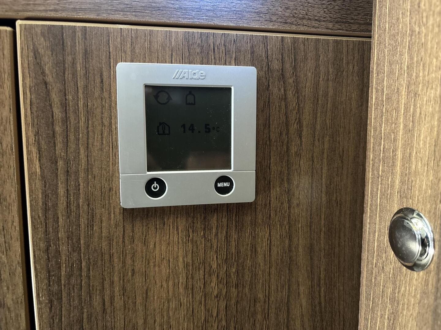 BÜRSTNER ELEGANCE I 810 2010